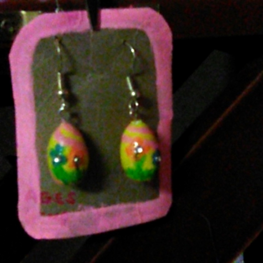 Easter egg hand crafted earnings